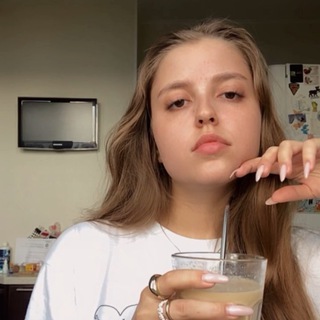 Логотип @pollina_love - Полина и ее эстетика 🤍