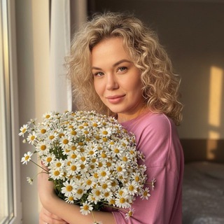 Логотип @polliunpacking - Поля делает распаковку