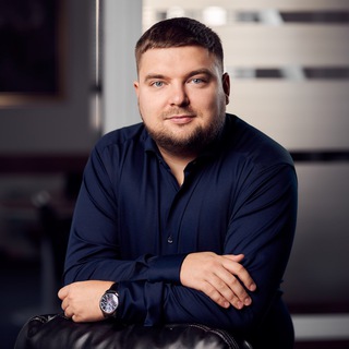 Логотип @poltevblog - Томми пишет 🎯