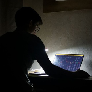 Логотип @poltrader_official - Poltrader