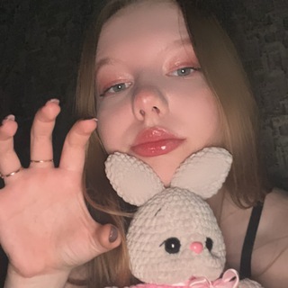 Логотип @polyyyy_molyyyy - poly_moly🐰💕