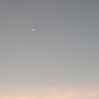 Логотип @pominaniiye - Утешение сердец поминанием Творца