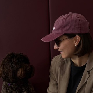 Логотип @pomoimstopam - Po Moim Stopam