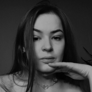 Логотип @poyasnyzaartua - показала Аліна