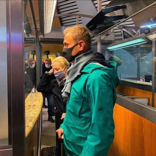 Логотип @pravdaotnaroda2021 - Политические новости. Алексей Навальный🤛🤛🤛