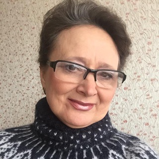 Логотип @premiereknit - PremiereKnit