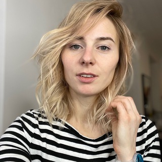 Логотип @pretty_cto - Красотка в IT