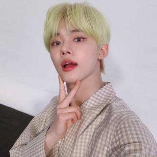 Логотип @privetikrewster - рьюстер