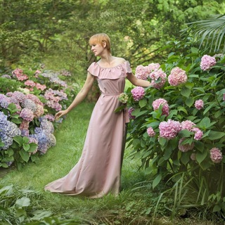 Логотип @pro_cveti - Алёнушка ProЦветы - блог про жизнь и растения!