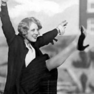 Логотип @professor_july - Professor_July