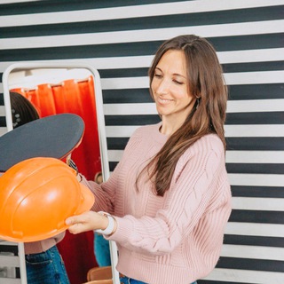 Логотип @profgarderob - Гардероб профессий