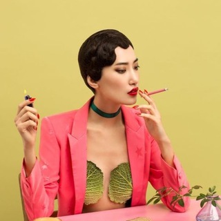 Логотип @prostoezhenskoe - Хочется простого женского