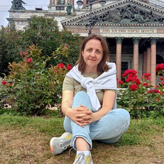 Логотип @prostoy_retseptik - Рецепты. Петербург, но это не точно😅