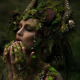 Логотип @pryahamha - Пряха мха