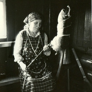 Логотип @pryalka - Прялка