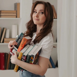 Логотип @pryanichek_read - Читающий пряничек