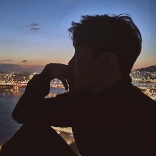 Логотип @pshmoon - рассвет не за горами.