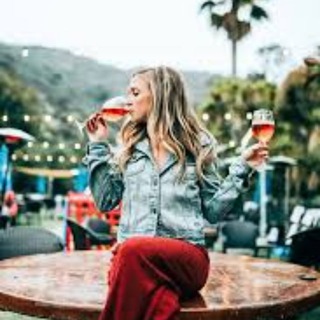 Логотип @psihivino - Психология и вино