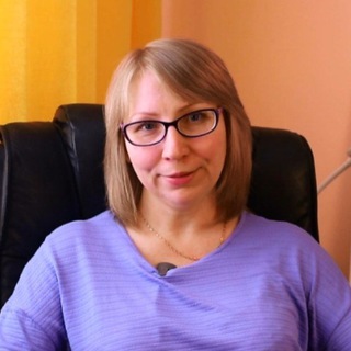 Логотип @psychewithmarina - Блог кризисного психолога