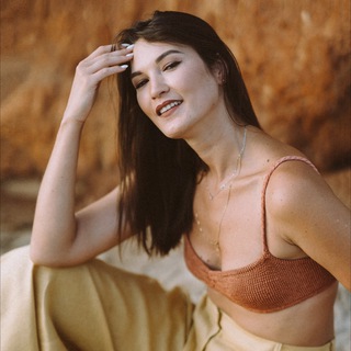 Логотип @pugliabyfeetoutofbed - @feetoutofbed_Апулия от А до Я