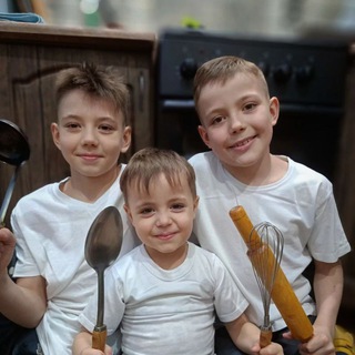 Логотип @pusheffs - ПуШефы