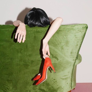 Логотип @putthisback - повесь обратно!