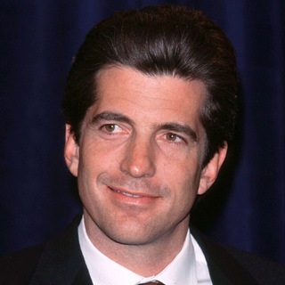 Логотип @q_jfkjr - John F. Kennedy Jr