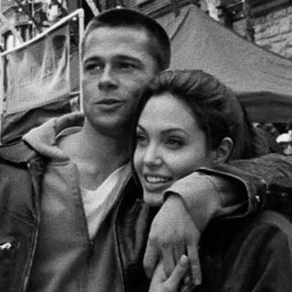 Логотип @qolfrs - b'9