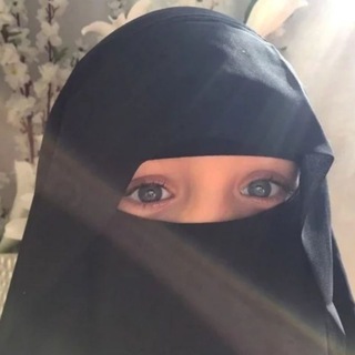 Логотип @qoriyam_gr - ..🌚