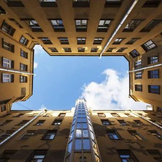 Логотип @qrealestate - Недвижимость