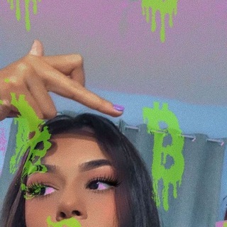 Логотип @queeensdiary - 𝓆𝓊ℯℯ𝓃𝓈 𝒹𝒾𝒶𝓇𝓎.🤍