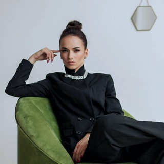 Логотип @queenbrandchat - Императрица личного бренда (чат)