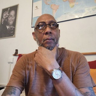 Логотип @quitafricanow - M.konare(Quit africa now)