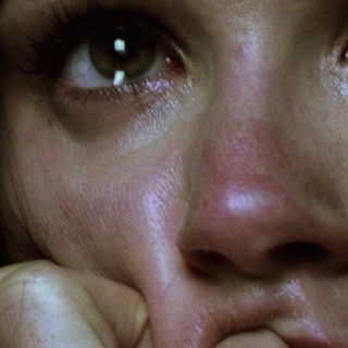 Логотип @quotesadnessi - Мир без грусти