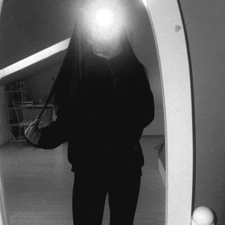 Логотип @qv1xix - ari7ll🪽🪽