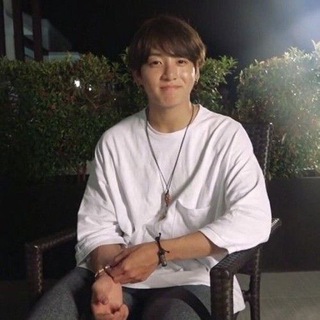 Логотип @qw72miw - .