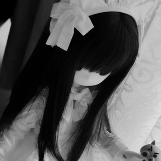 Логотип @qwdomino - domino🐾 | темы и языки с тт