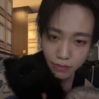 Логотип @qyka1 - 🤷🤷