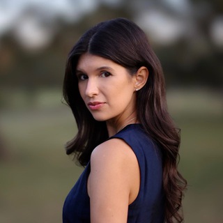 Логотип @rachblevins - Rachel Blevins