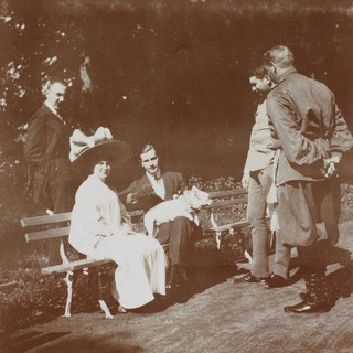 Логотип @radiokombucha1 - княжеская свита