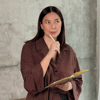 Логотип @radmilahakova - привет, это Радмила