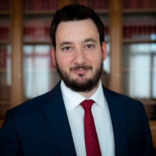 Логотип @raphael_raduzzi - Raphael Raduzzi