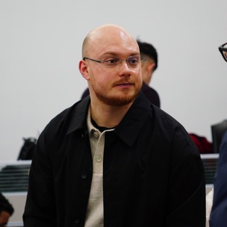 Логотип @raschet7 - Семён расправил плечи