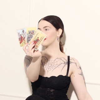 Логотип @raskladlilhenty - Расклады by KORNEVA K