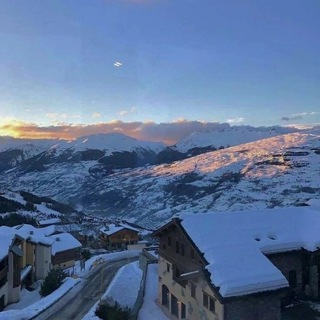 Логотип @rawzox_official - Rawzox_official