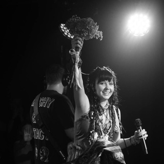 Логотип @raymusiclol - рей для ушей