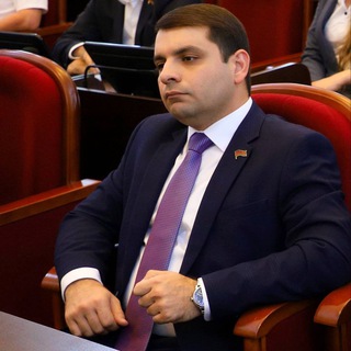 Логотип @razmikgalustyan - Размик Галустян