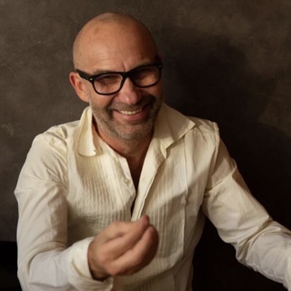 Логотип @razumovschool - Алексей Разумов