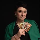 Логотип @razuvaeva_taro - Света, научи меня Таро!