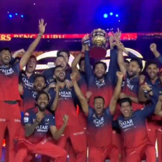 Логотип @rcb4ever - 🏏🏏RCB FANS KERALA🏏🏏